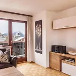 Haus Excelsior 21 아파트